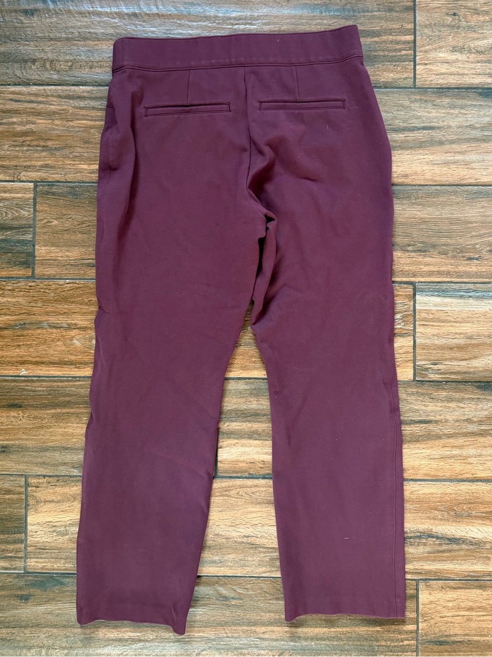 Spanx leggings. Burgundy wine color. Size large. Faux back pockets. Size L - Picture 2 of 4